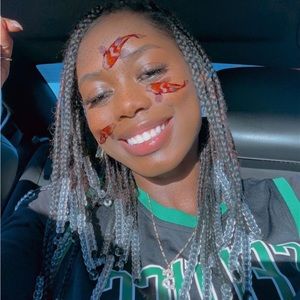 Meet your Posher, Samina